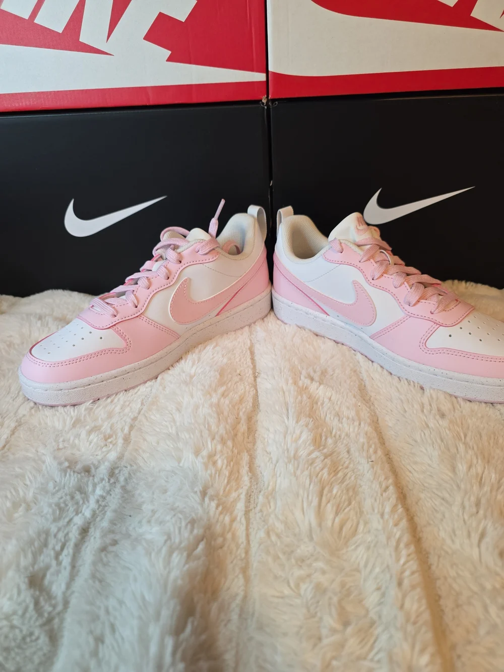 Nike classic low